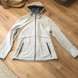 NEW BALANCE LIGHT WEIGHT JACKET